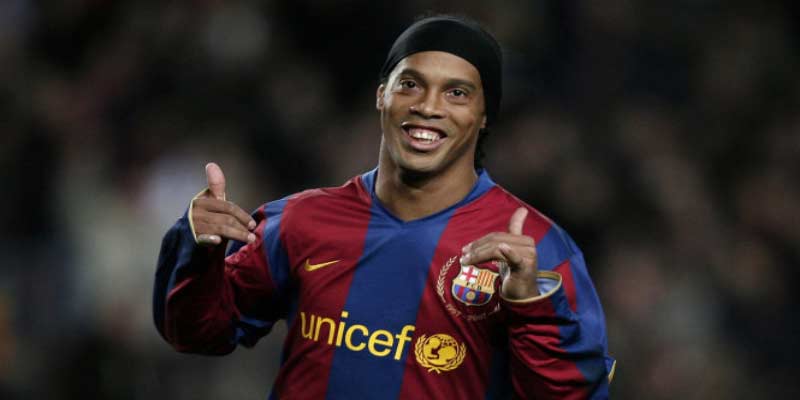 Ronaldinho: The Iconic Rise and Legacy of a Football Legend